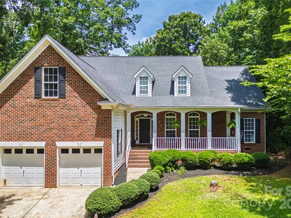 4605 Sarandon Ct, Charlotte, NC 28215