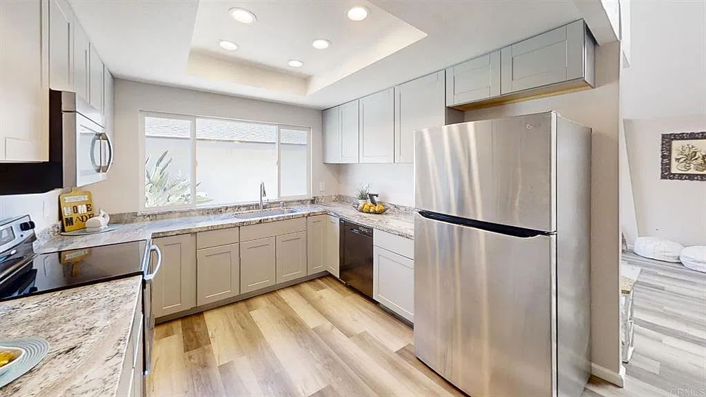 2 bed, 1017 sqft, $3,500 — Photo 1