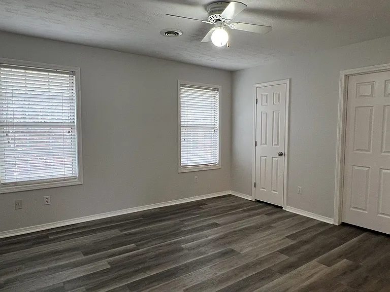 2149 S Cedar Hill Ave — Photo 23