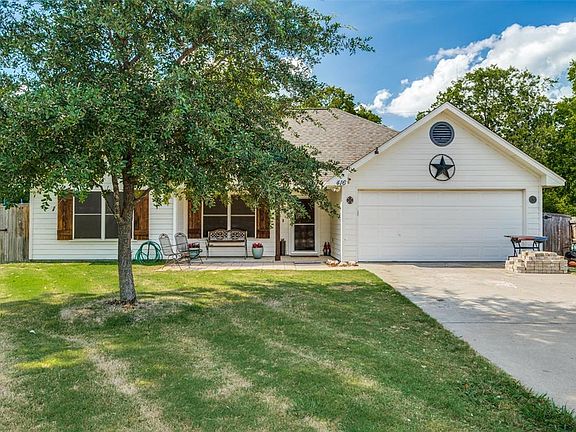 2nd image of 416 Meadow Ln
