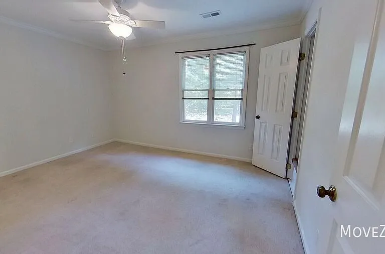 5622 Darrow Dr — Photo 10