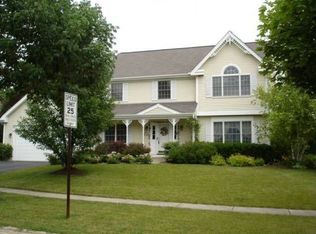 1103 Pember Cir, Dundee, IL 60118