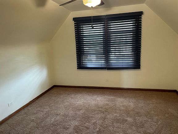 Very spacious bedroom