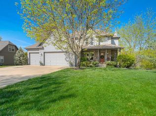 123 Shoreline Dr, Louisburg, KS 66053