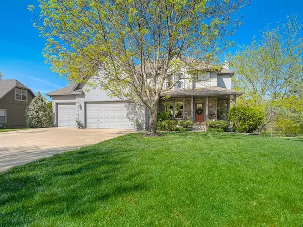 123 Shoreline Dr, Louisburg, KS 66053