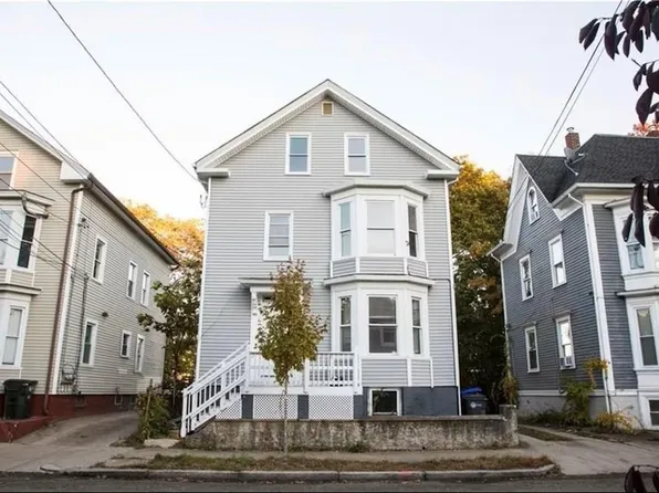 87 Oakland Ave, Providence, RI 02908