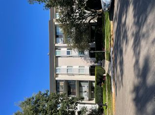 235 Ridge Rd APT 3G, Wilmette, IL 60091