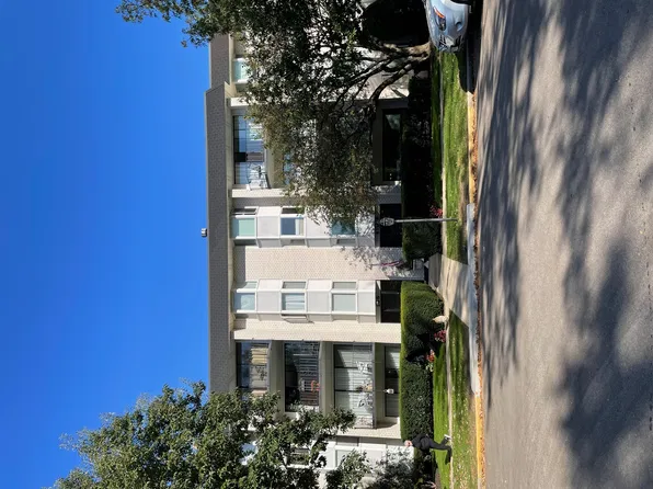 235 Ridge Rd APT 3G, Wilmette, IL 60091