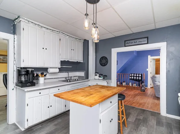 415 W Main St, Belle Plaine, MN 56011