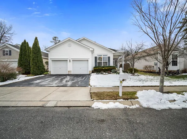 308 Southmoor Dr, Galloway, NJ 08205