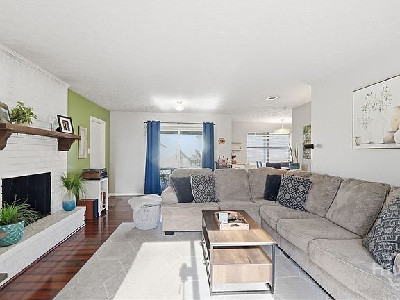 4th image of 9781 Whitefield Avenue