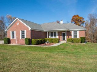 9523 E Oak Hill Dr, Bloomfield, IN 47424