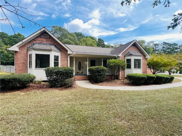 180 Antebellum Way, Fayetteville, GA 30215