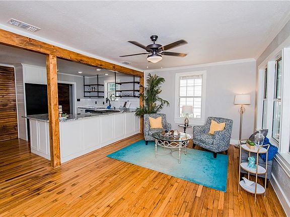 3rd image of 205 Kirven Ave
