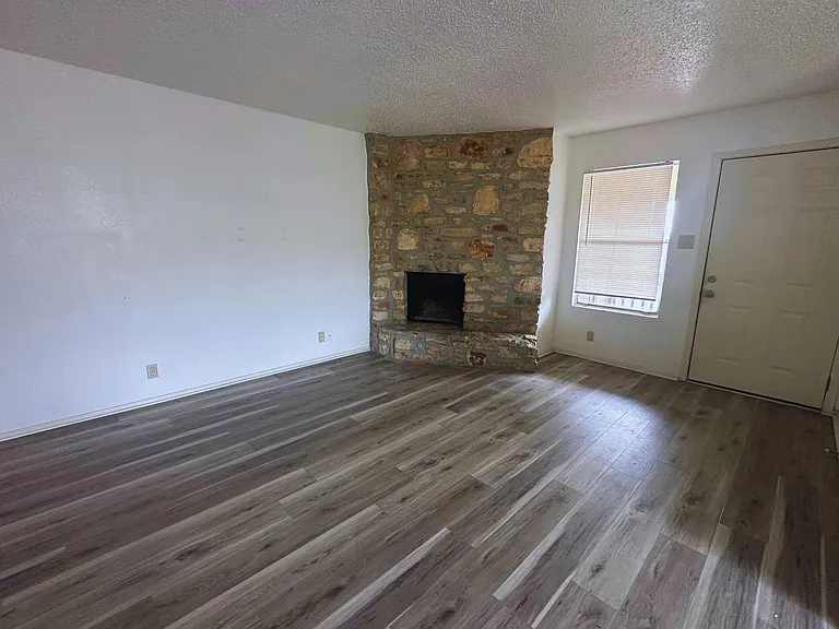2202 Tabor Ct #C — Photo 2