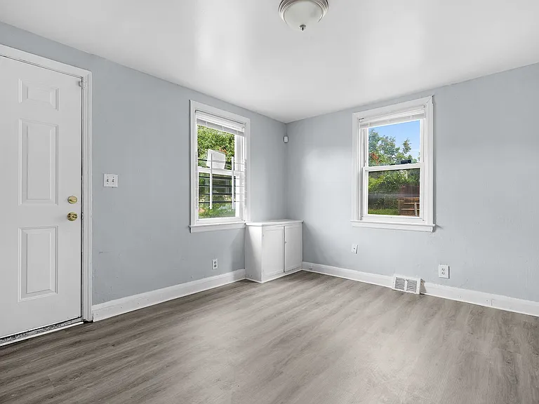 2729 Round Rd — Photo 1