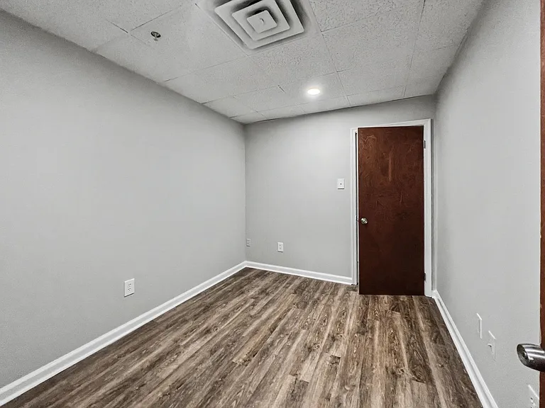 829-833 Conestoga Rd — Photo 39