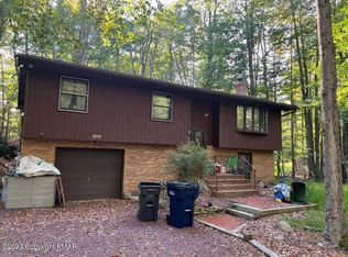 3297 Beech Ridge Dr, Pocono Summit, PA 18346
