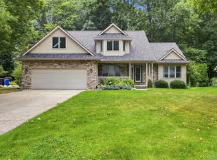 2318 Flagstone Dr, Flushing, MI 48433
