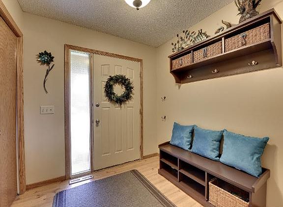 2nd image of 921 Rushmore Dr