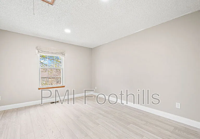 2578 E Nichols Cir — Photo 14