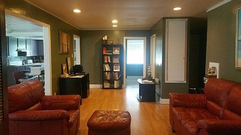 4th image of 211 River Oaks Dr