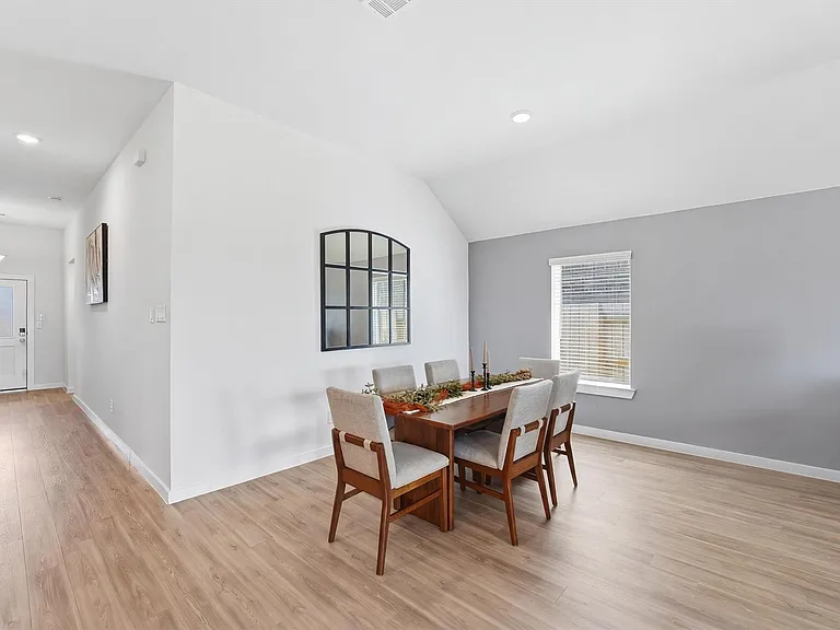 8611 Pier Cove Dr — Photo 7