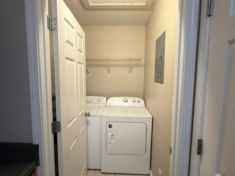 135 Amy Ave — Photo 4