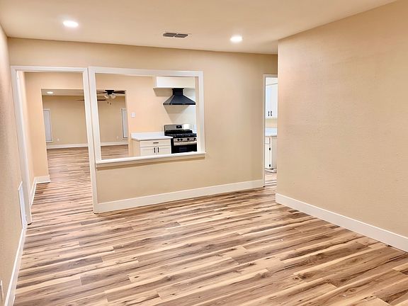 3rd image of 11012 Sunny Dr