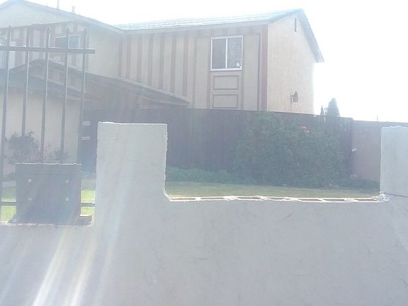 2nd image of 818 W 123rd St