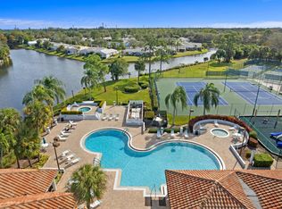 805 Harbour Pointe Way, Greenacres, FL 33413