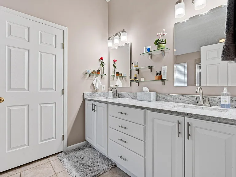 Forest Oaks Dr — Photo 42
