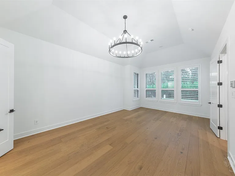 4318 Driftrose Dr — Photo 24