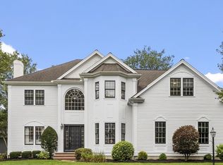 37 Stirling St, Andover, MA 01810