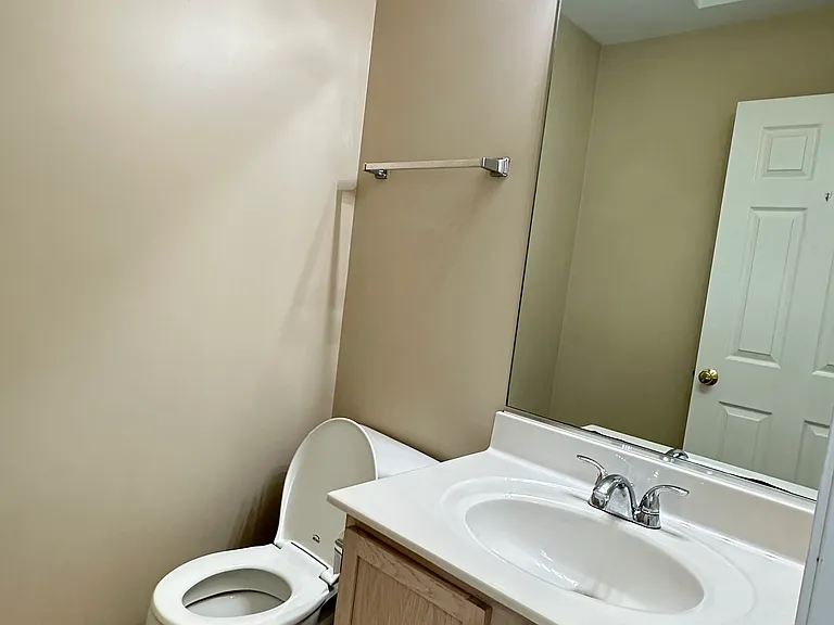 2159 Henning Pl — Photo 16