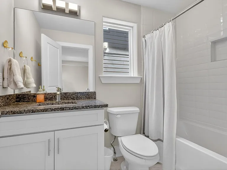 1007A Alice St — Photo 45