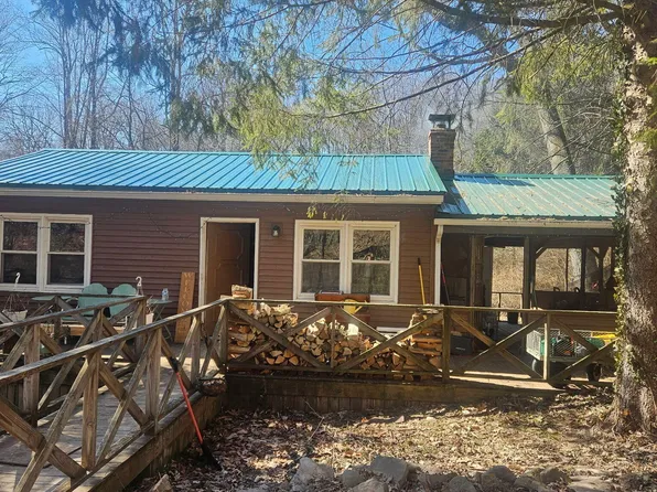 150 Poplar Ln, Crystal Spring, PA 15536