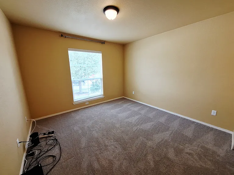 325 Comal Run — Photo 27