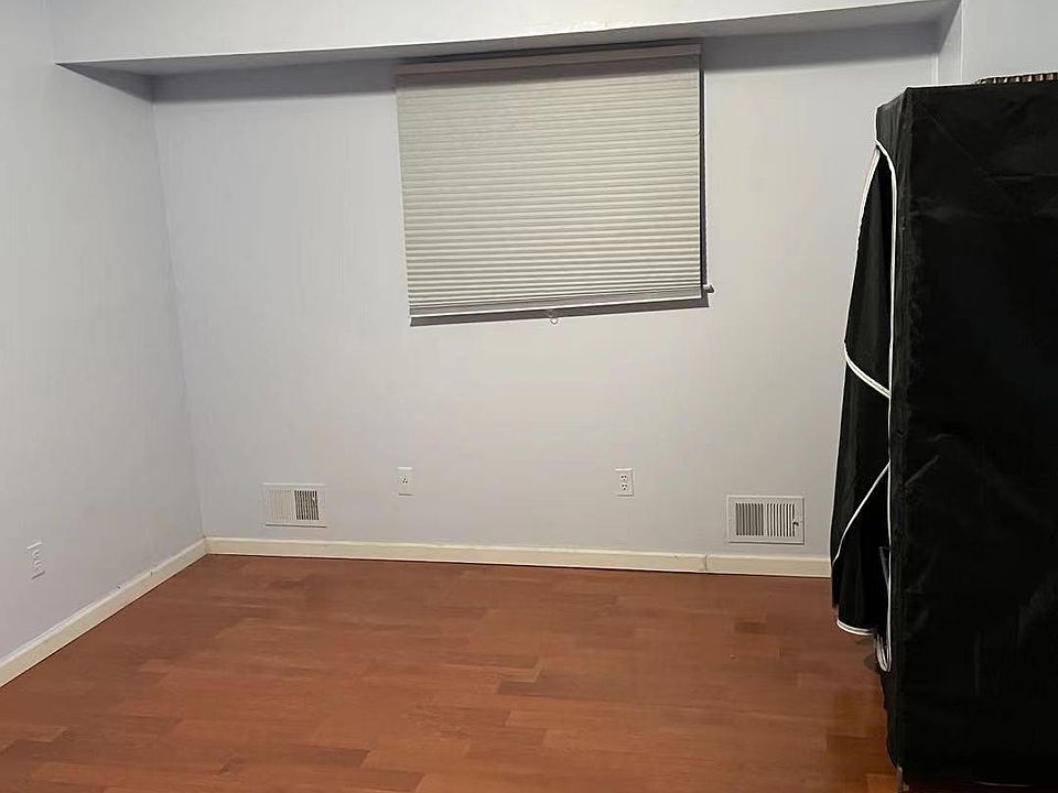 2nd image of 629 Travis Ave