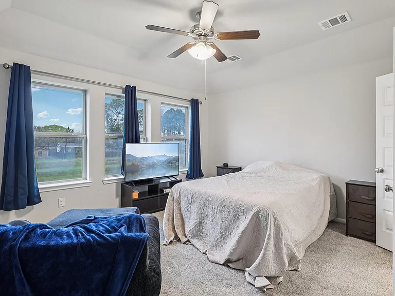 7333 Hinsdale Dr — Photo 4