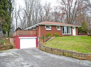 323 Eisenhower Dr, Natrona Heights, PA 15065