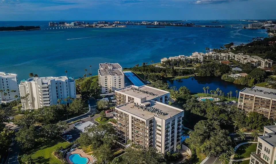 150 Belleview Blvd #403