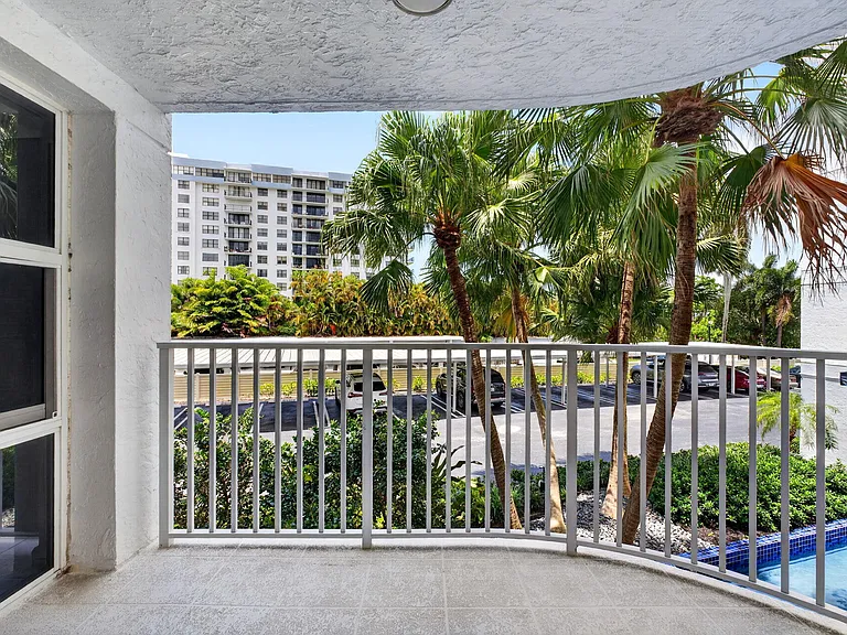 3901 S Flagler Dr #204 — Photo 23