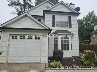 5025 Brittany Dr, Stone Mountain, GA 30083