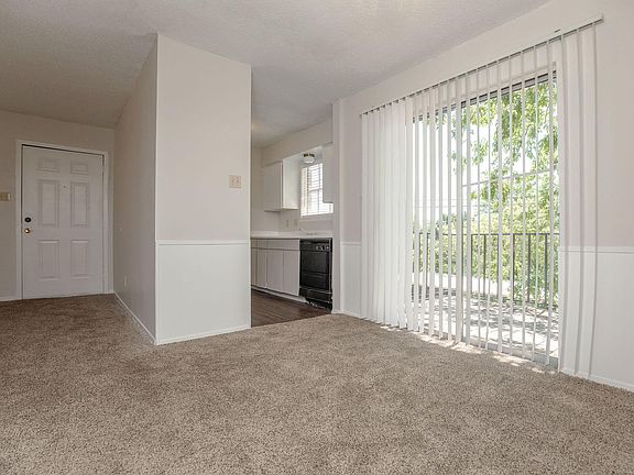 2nd image of 2701 Southwest Dr #104