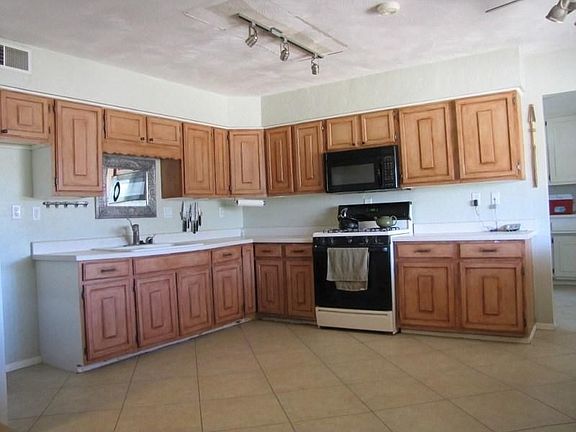 3rd image of 46640 N 13th Ave