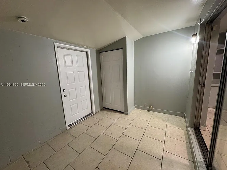 5440 SW 38th Ct #0 — Photo 4