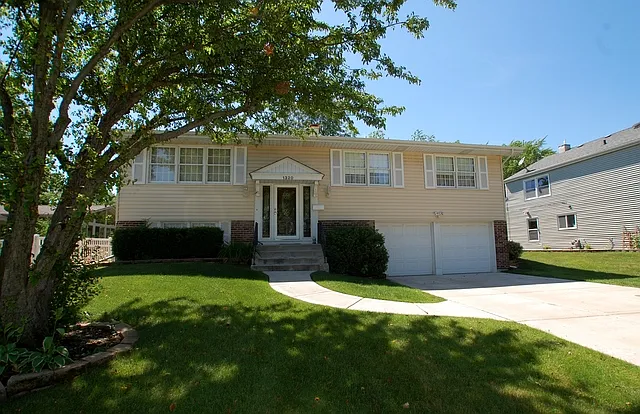 1320 Fairmont Rd photo 1