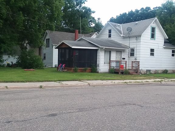 2nd image of 302 14th Ave E
