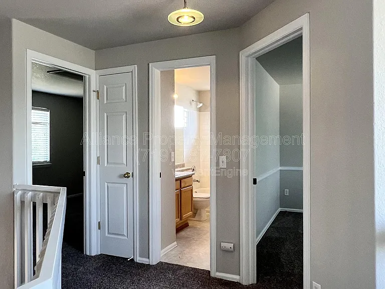 5671 Vermillion Bluffs Dr — Photo 21